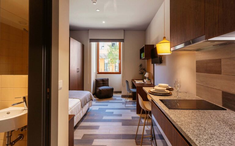 Estúdio Premium Livensa Living Coimbra Rio