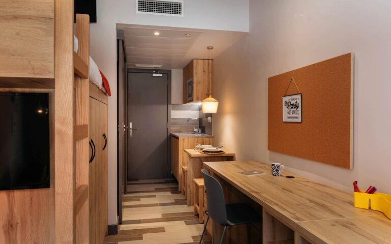 Estúdio Twin Superior Livensa Living Coimbra Rio