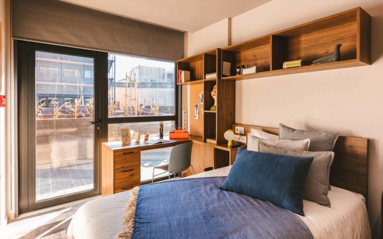 Estúdio Standard com Terraço Livensa Living Porto Campus