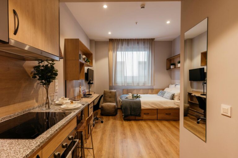 1. Marina - Studio Standard - All