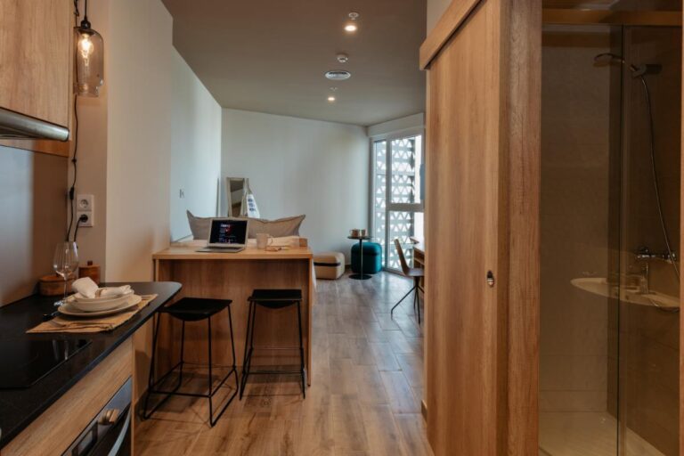 2. GRCartuja- Studio Premium - All