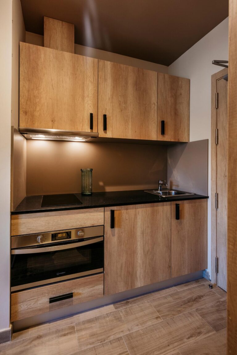 3. GRCartuja - Studio Standard - Kitchenok