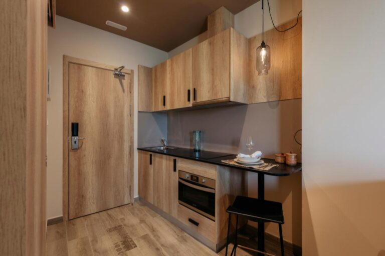 3. GRCartuja - Studio Superior - Kitchenok