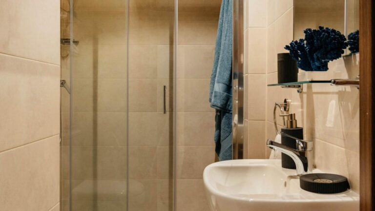 3.Bilbao Studio superior - Bathroomok