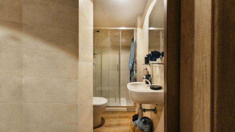 4.Bilbao Studio Premium - Bathroom