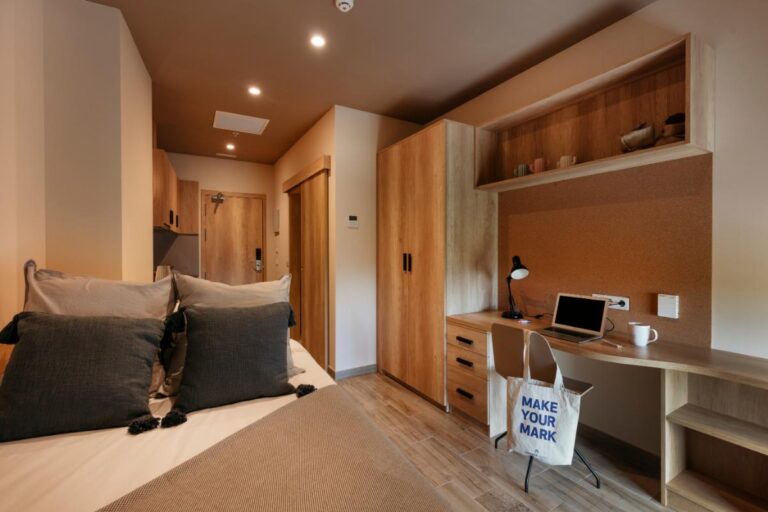 5. GRCartuja - Studio Premium - All