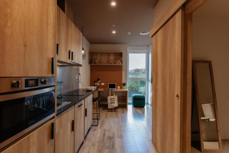 6. GRCartuja - Studio Premium - All